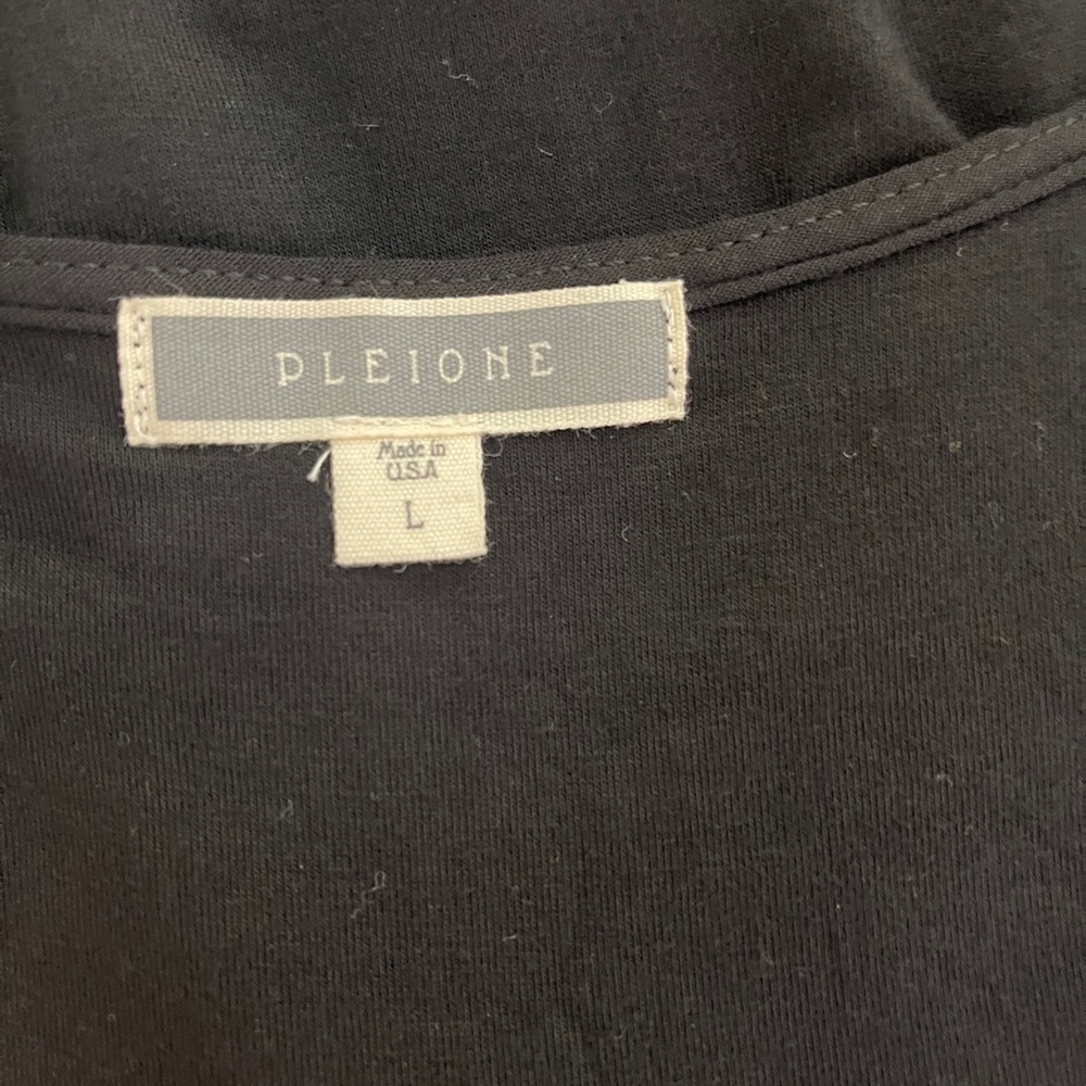 Pleione Black tank top with zipper detail‎ - Picture 7 of 8